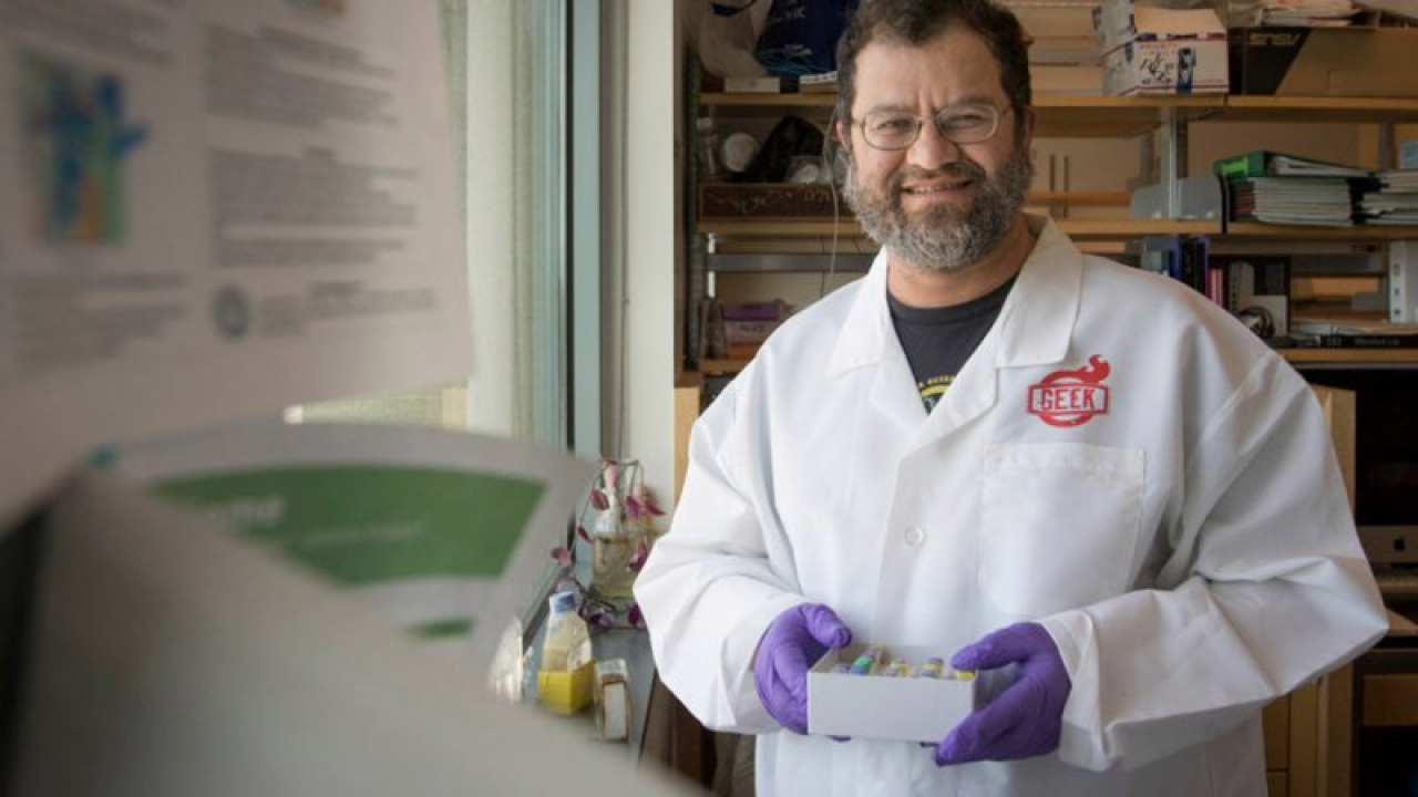 Jonathan Eisen in his lab at the UC Davis Genome Center, April 2016 Jonathan Eisen in his lab at the UC Davis Genome Center, April 2016.